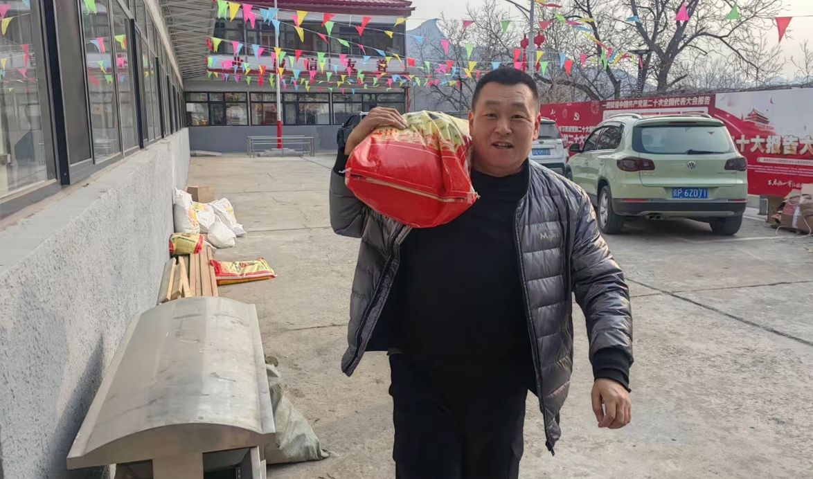 宝地洼村来了个“能干”的第一书记